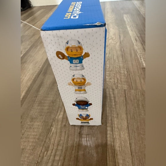 Fisher Price Little People x NFL Collector Los Angeles Chargers Figure 4-Pack - Picture 16 of 16